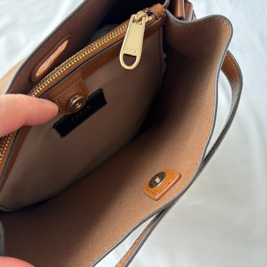 極美品 フルラ ダナエ 2way レザー ショルダーバッグ 上品コーデ ブラウン