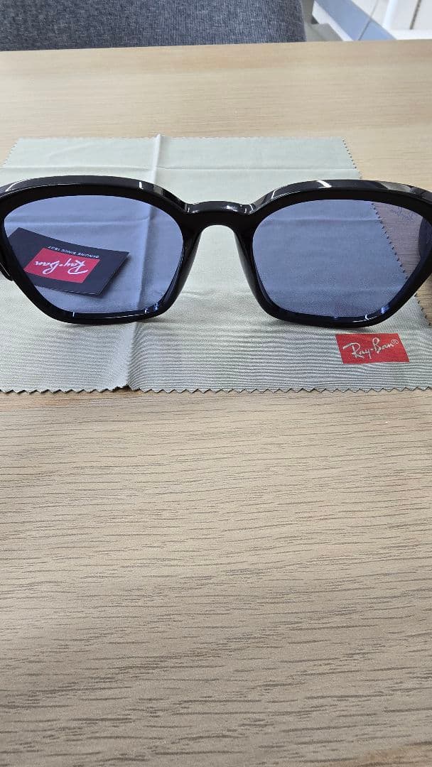 RayBan　RB4392　ブルーレンズ　rb4392d