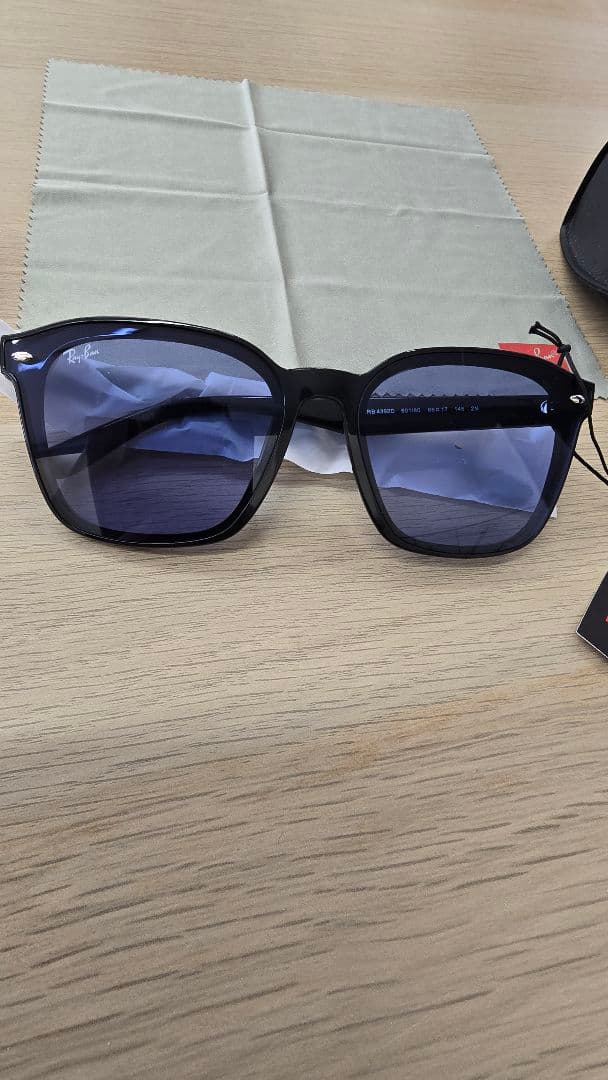 RayBan　RB4392　ブルーレンズ　rb4392d