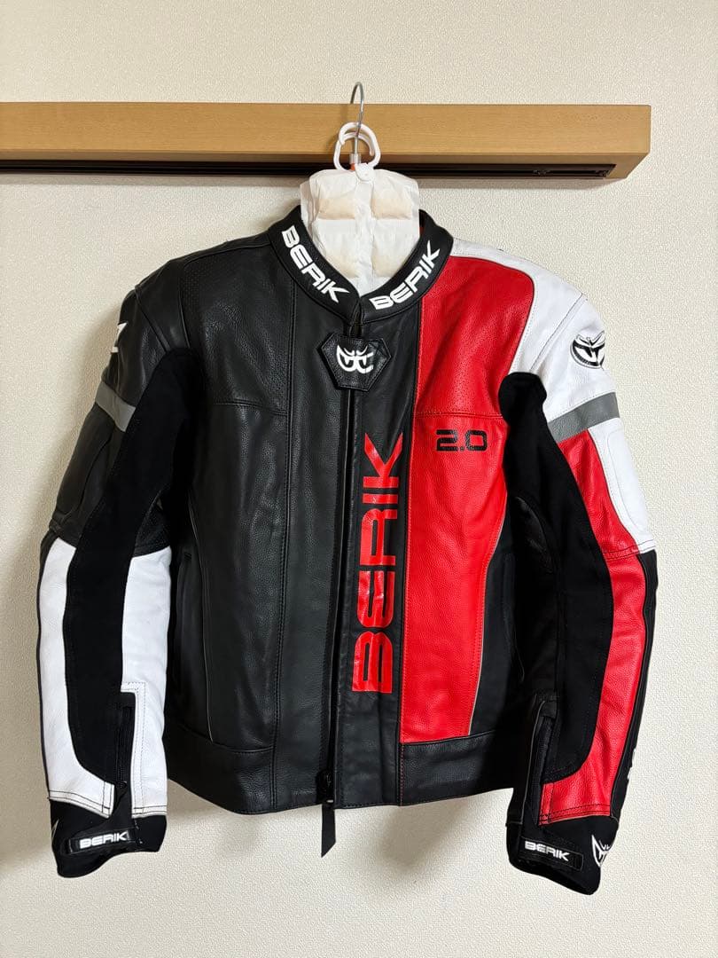 BERIK ベリック　Lサイズ　レザージャケット 黒/赤/白