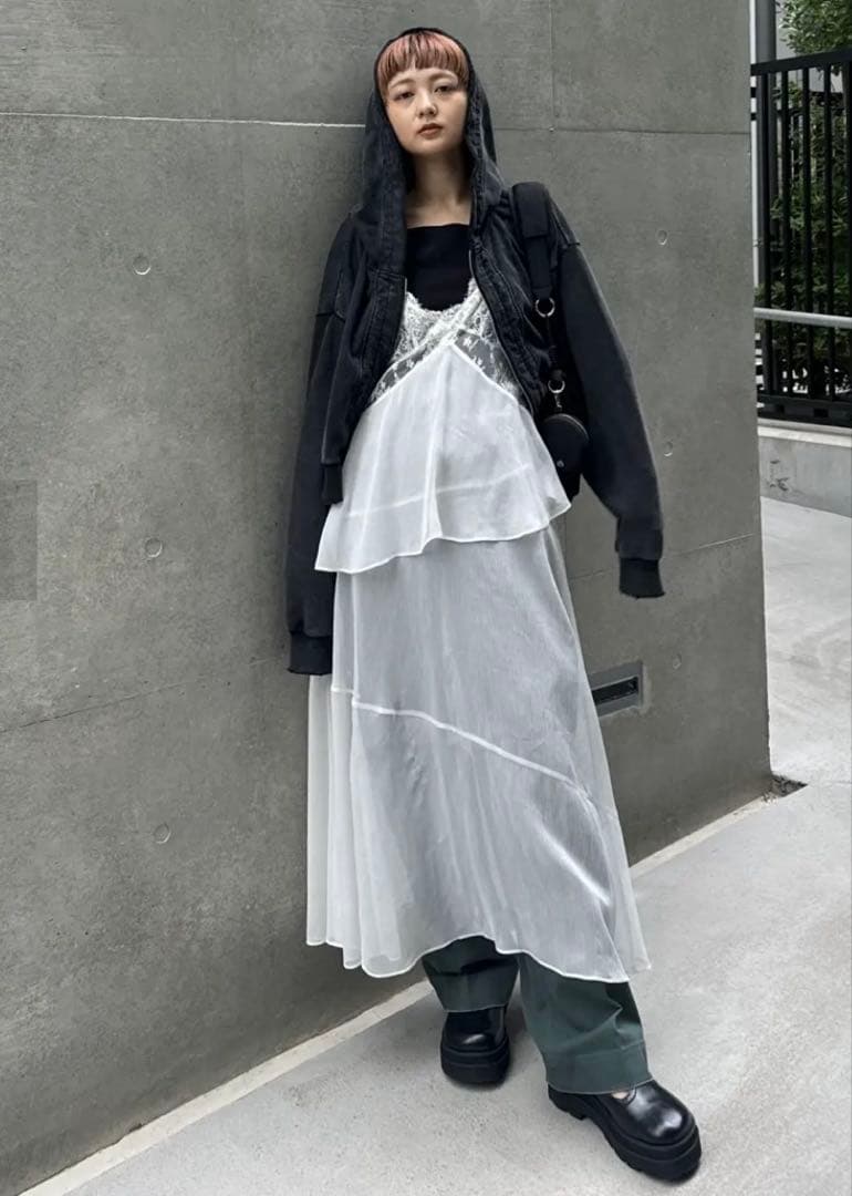 AMERI OYSTER SILHOUETTE HOODIEチャコールブラックF