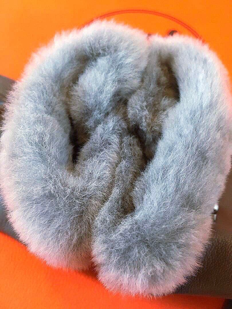 新年お値下げ！定価３３万エルメスプリンセスグローブカデナミンクラムスキンシルク