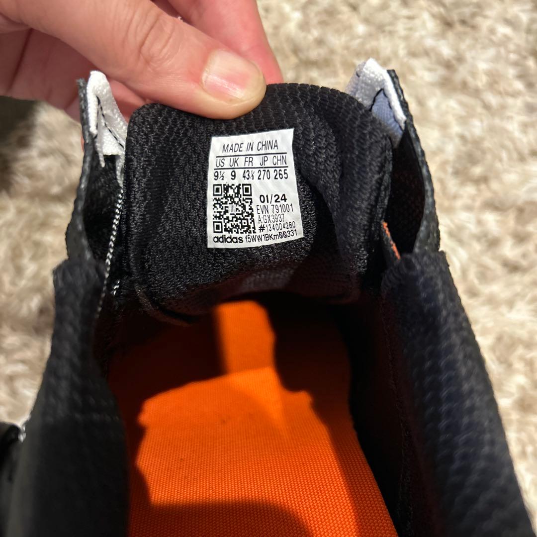 ジッパー付きブラックゴルフシューズ