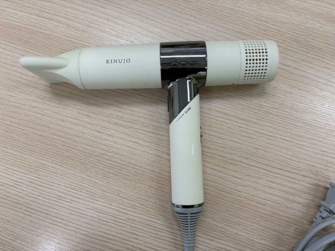 【中古】KINUJO 絹女 ヘアドライヤー ホワイト KH001