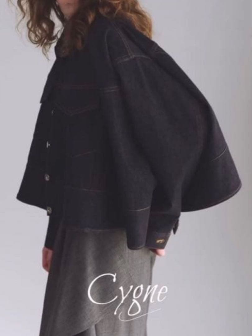 とらまる♡未着用♡完売品♡Cygne フレアデニムショートジャケット