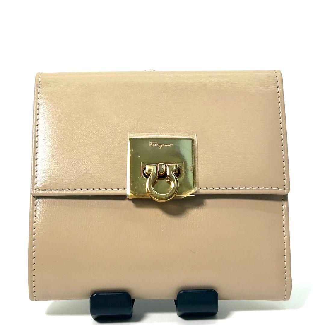 【未使用級】Salvatore Ferragamo 二つ折財布 ガンチーニ BE