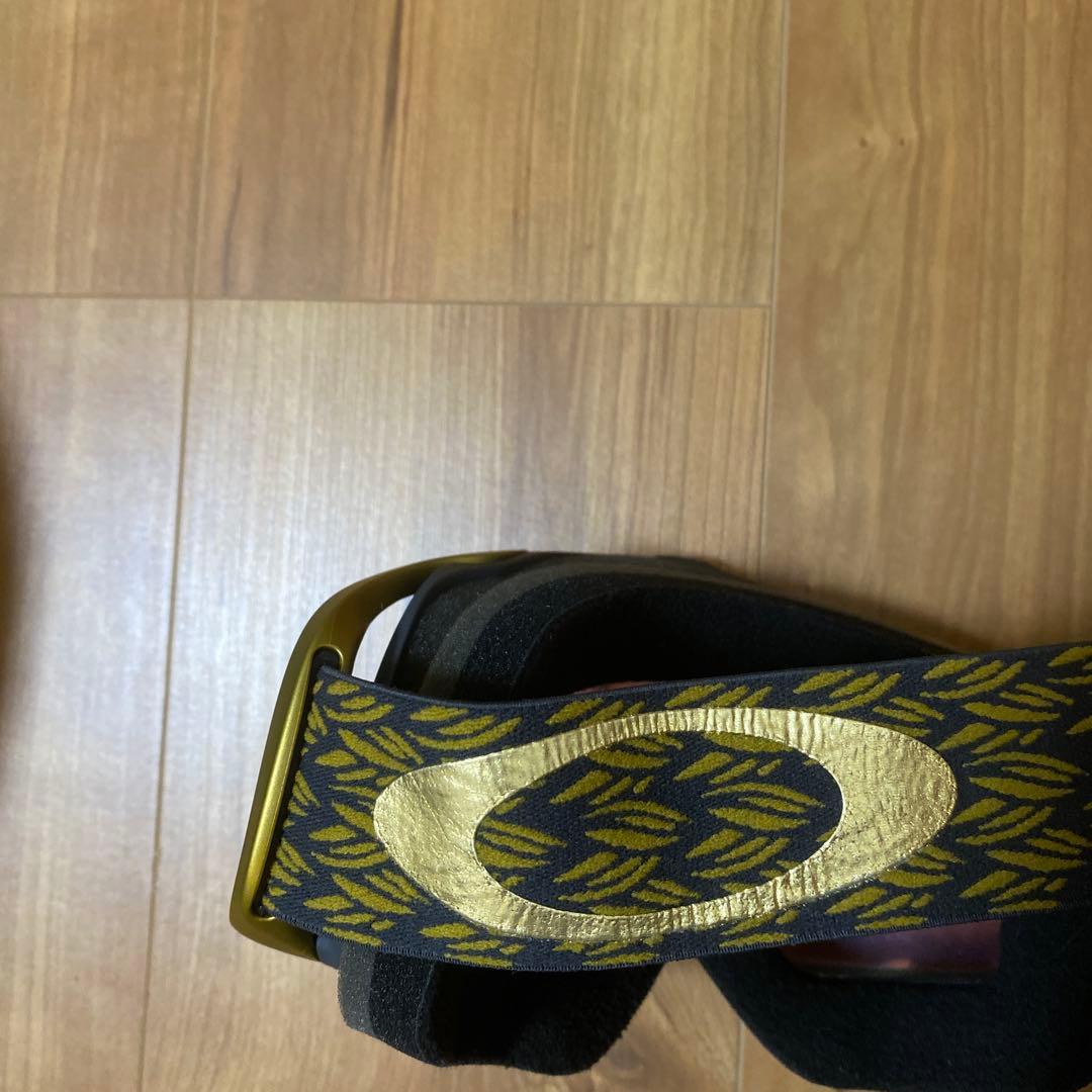 オークリー　クローバー　ゴーグル　ゴールド　ブラック　スノーボード　新品　ケース