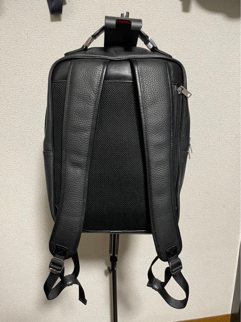 SEEKER 【URBAN】 シュリンクレザースリムバックパック