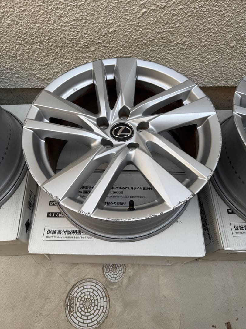 Y(*ˊᵕˋ*)プロフ未読は即ブロック専用2021年製 レクサスIS 　ホイール