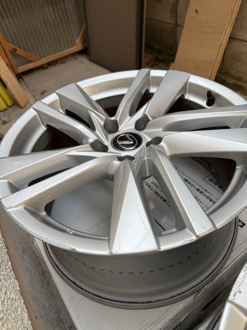 Y(*ˊᵕˋ*)プロフ未読は即ブロック専用2021年製 レクサスIS 　ホイール