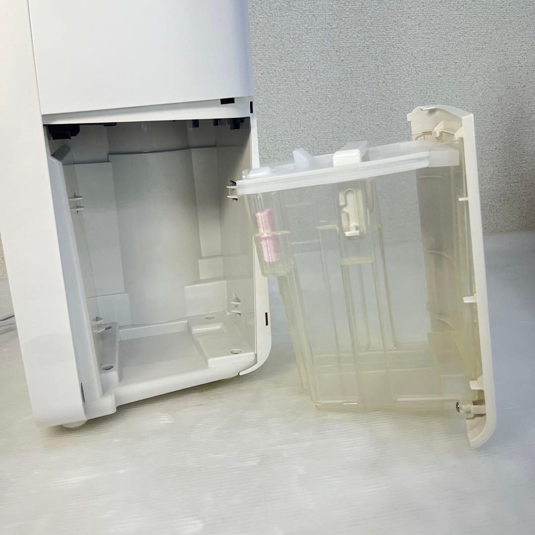 美品☆シャープ 除湿機☆CV-N71-W ホワイト 2022年製