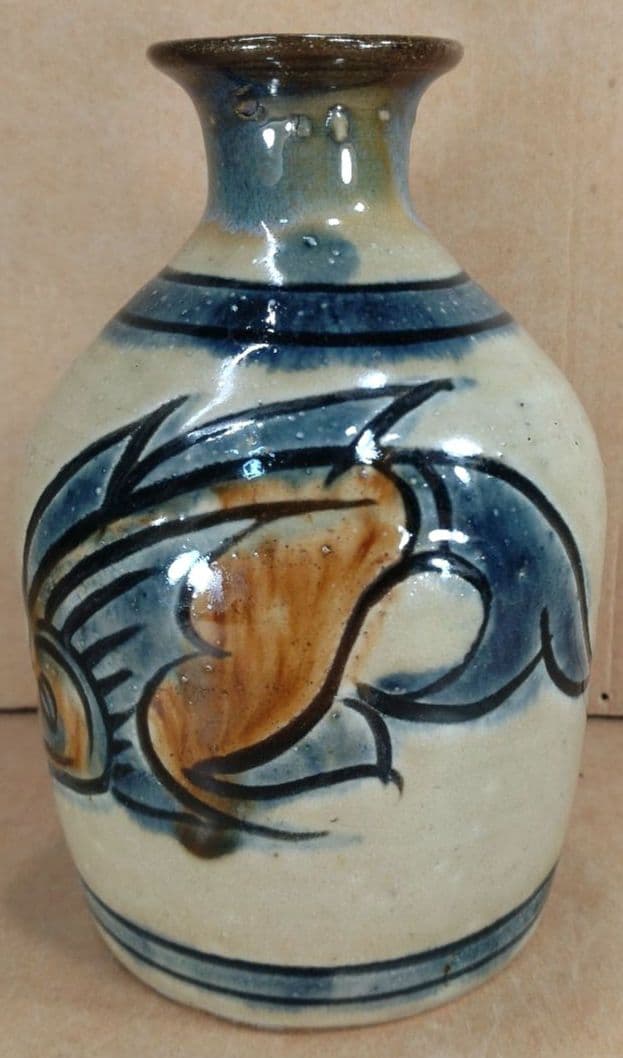 トマリン【本物保証】金城次郎 壷屋焼 徳利(笑魚,魚紋）共箱 栞 人間国宝