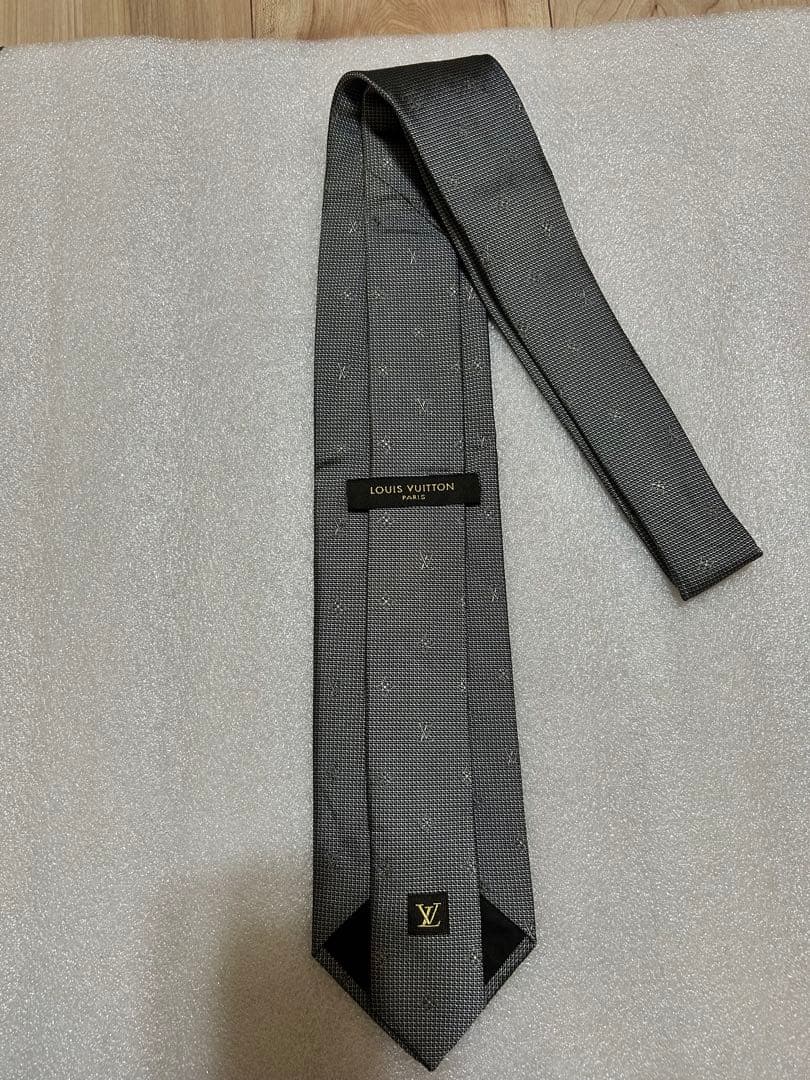 美品✨ LOUIS VUITTON ルイ・ヴィトン ブランドネクタイ グレー