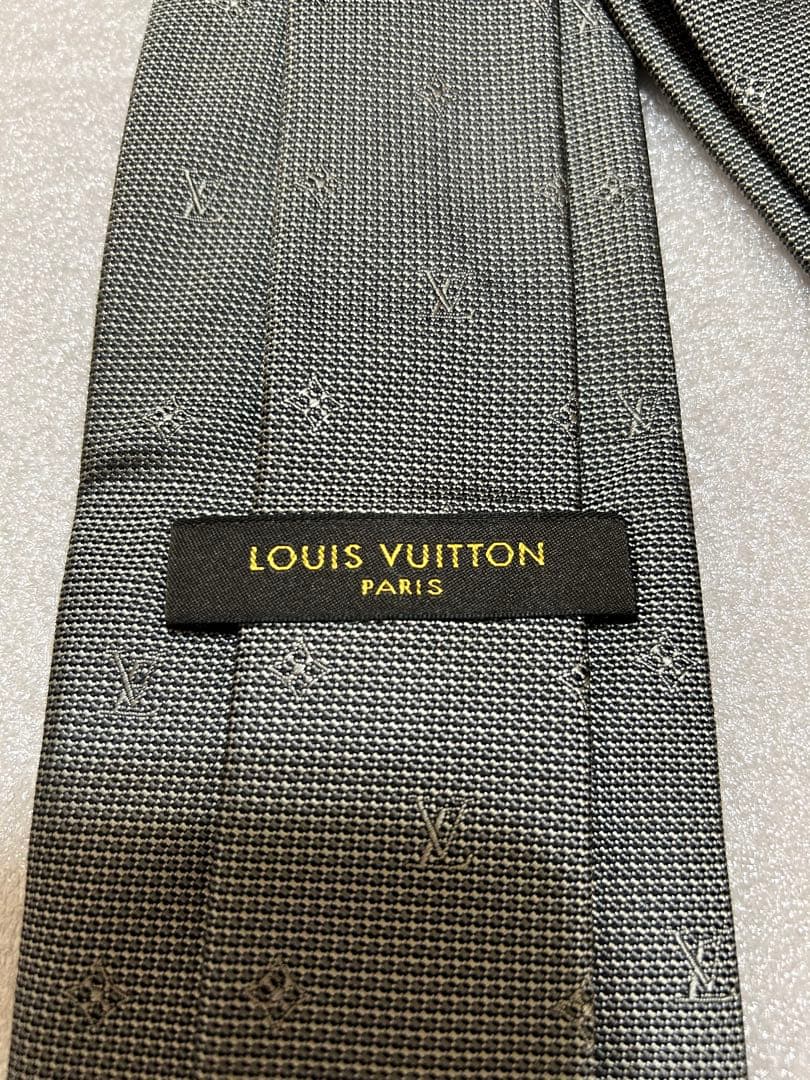 美品✨ LOUIS VUITTON ルイ・ヴィトン ブランドネクタイ グレー