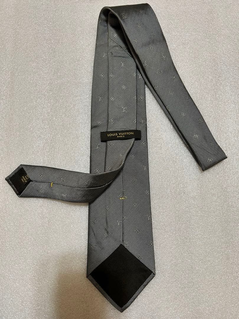 美品✨ LOUIS VUITTON ルイ・ヴィトン ブランドネクタイ グレー