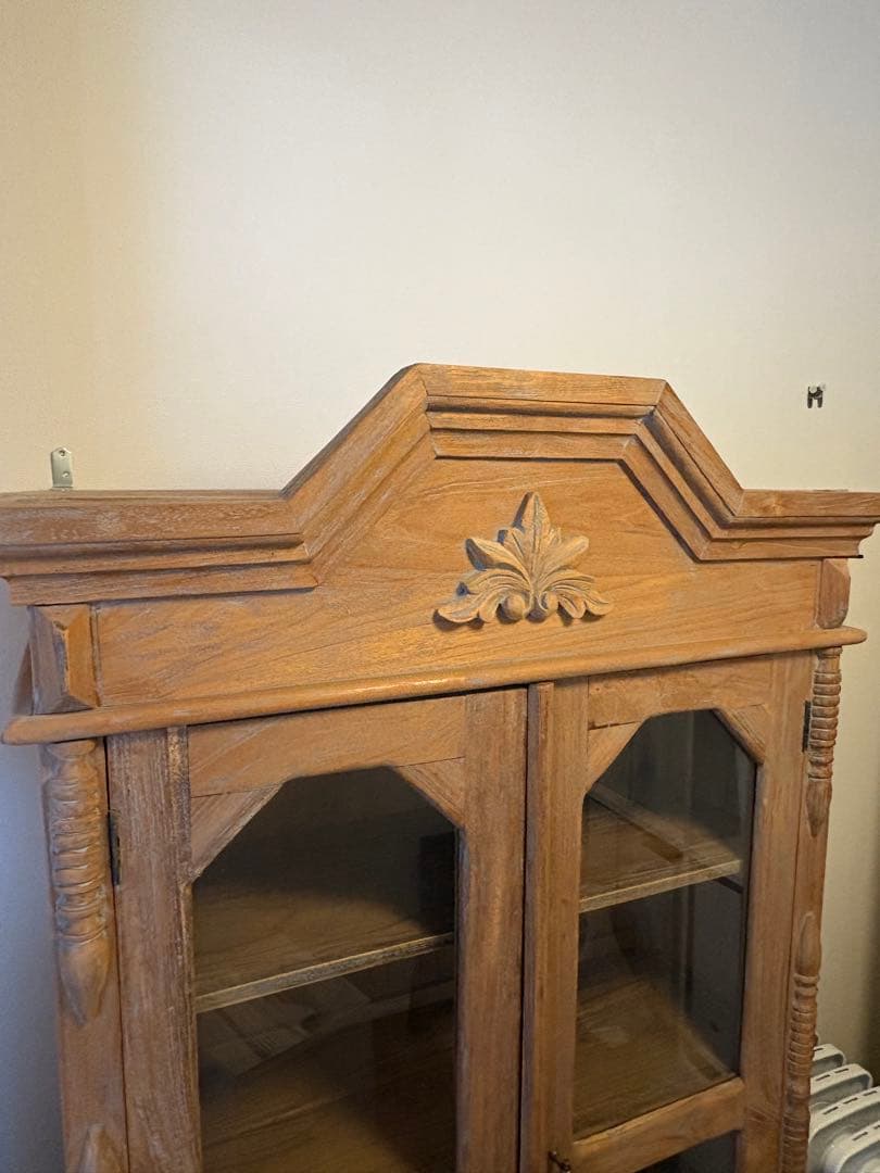 木製ガラス扉キャビネット 収納棚