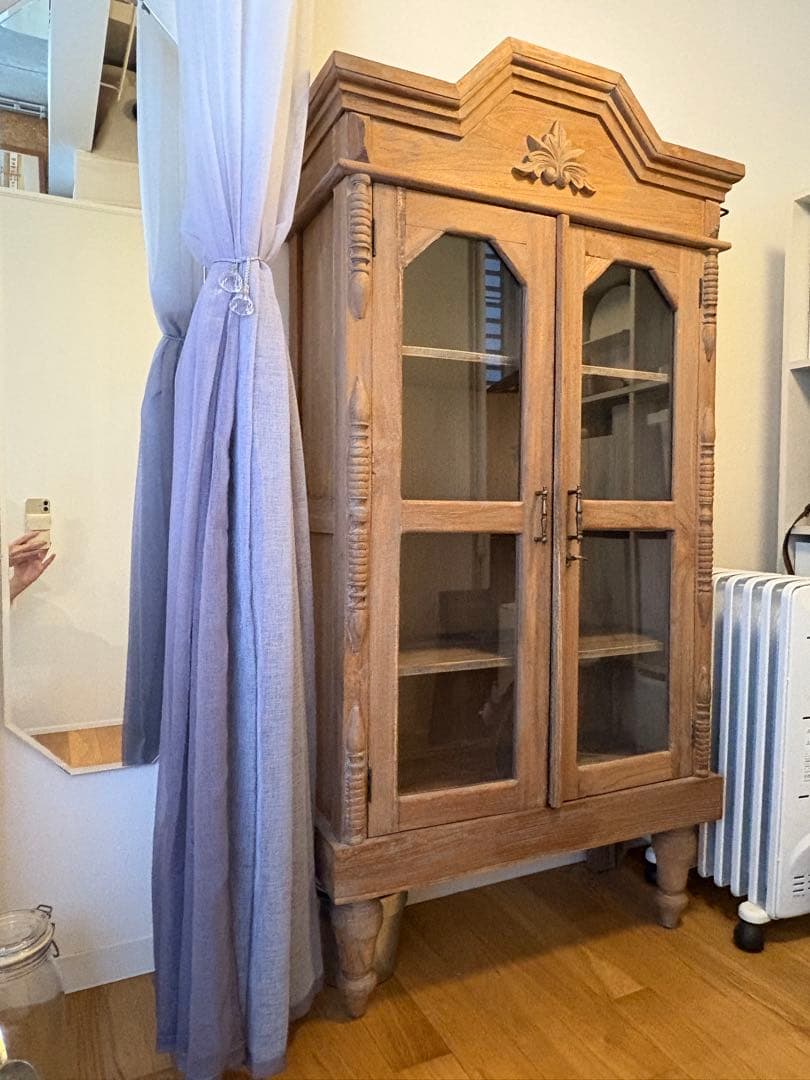 木製ガラス扉キャビネット 収納棚