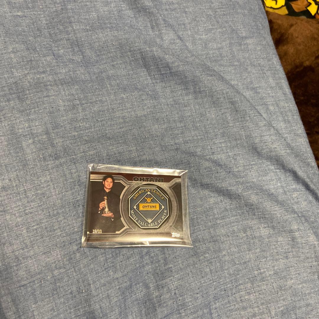 野球カード（大谷翔平シリアルナンバー入りカード2枚）