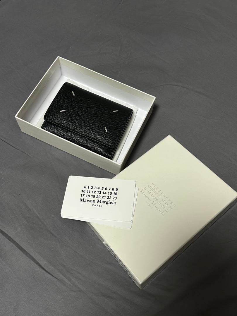 メゾンマルジェラ 三つ折り財布 レザー 黒　SA3UI0017