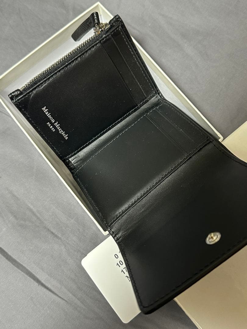 メゾンマルジェラ 三つ折り財布 レザー 黒　SA3UI0017