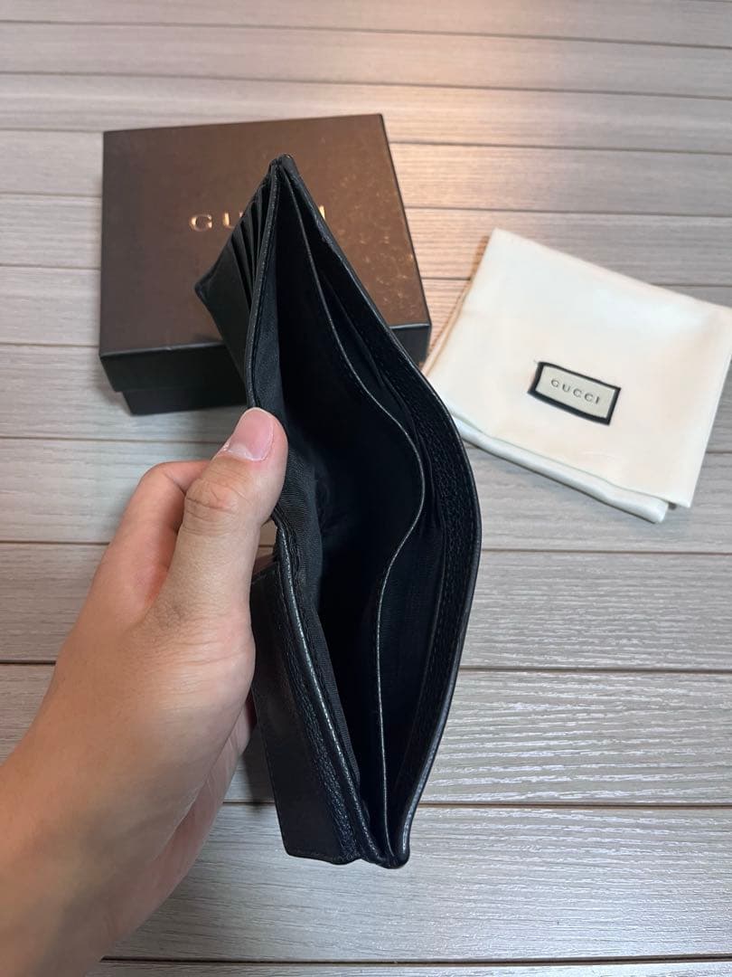 1/25まで正月限定セール！ GUCCI 二つ折り財布