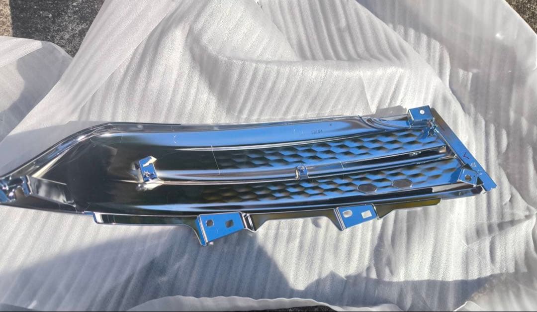 【未使用】新型24スーパーグレートバンパーコーナーアッパー　標準キャブ用