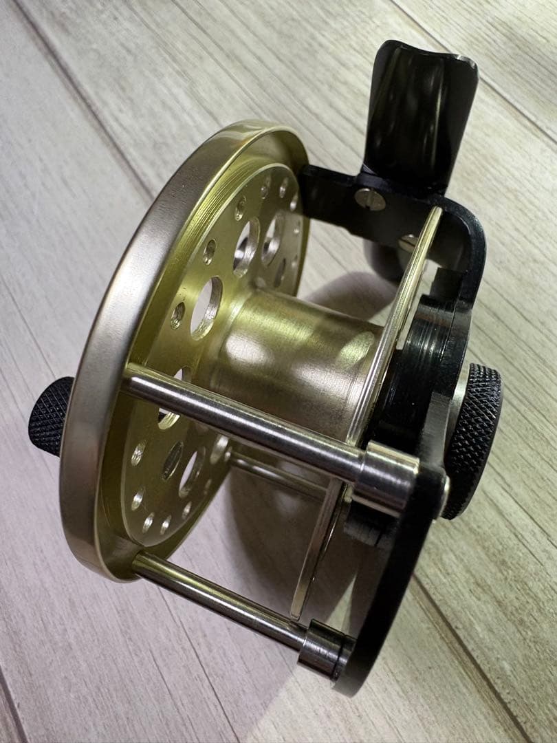 美品 STEEL FIN SPECTRA フライリール #4/5