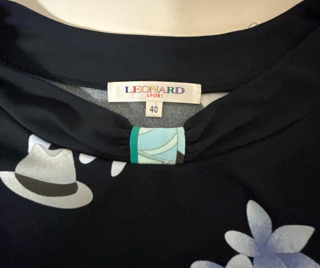 ⭐︎LEONARD⭐︎花と車のプリント 五分袖チュニック　40（M〜L）