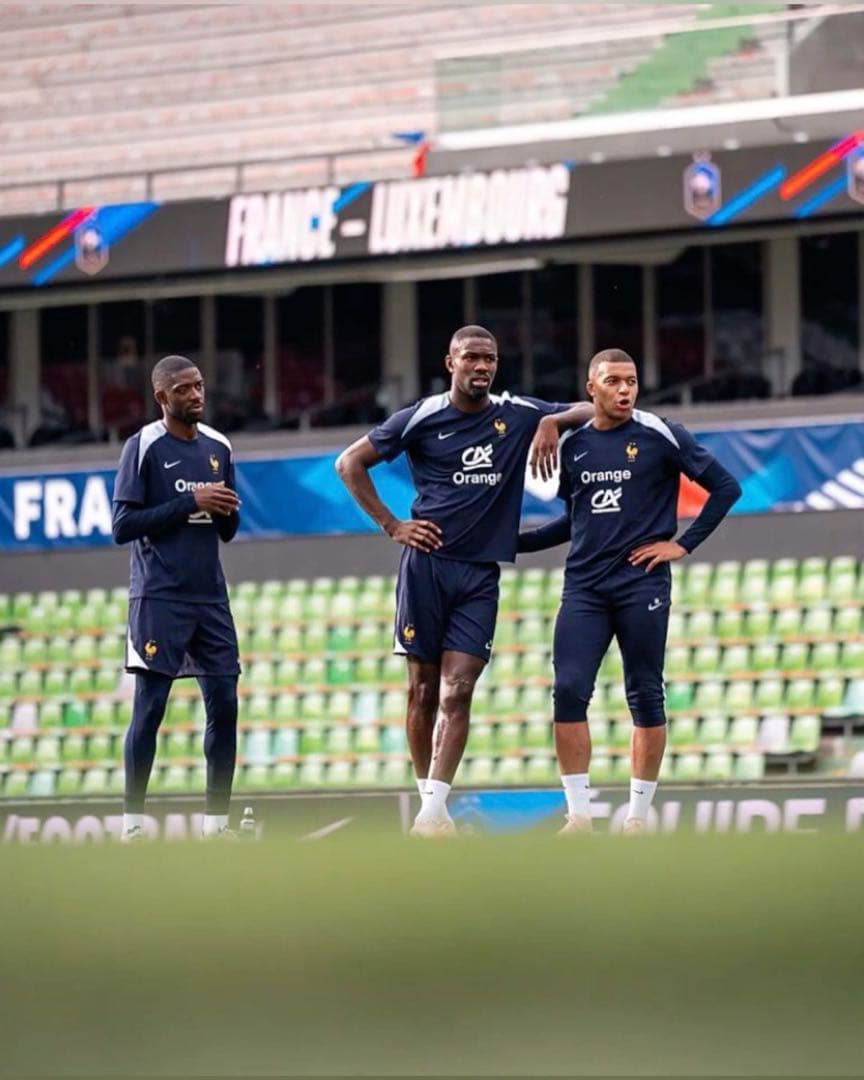 美品 NIKE フランス代表 ストライク シャツ トップス パンツ 上下セット