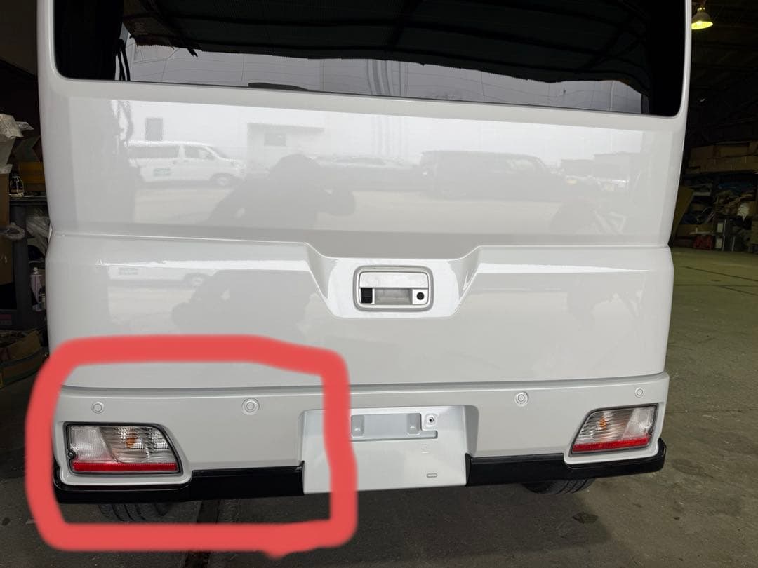 DAIHATSU ダイハツ アトレー 純正左テールランプ・スポイラー