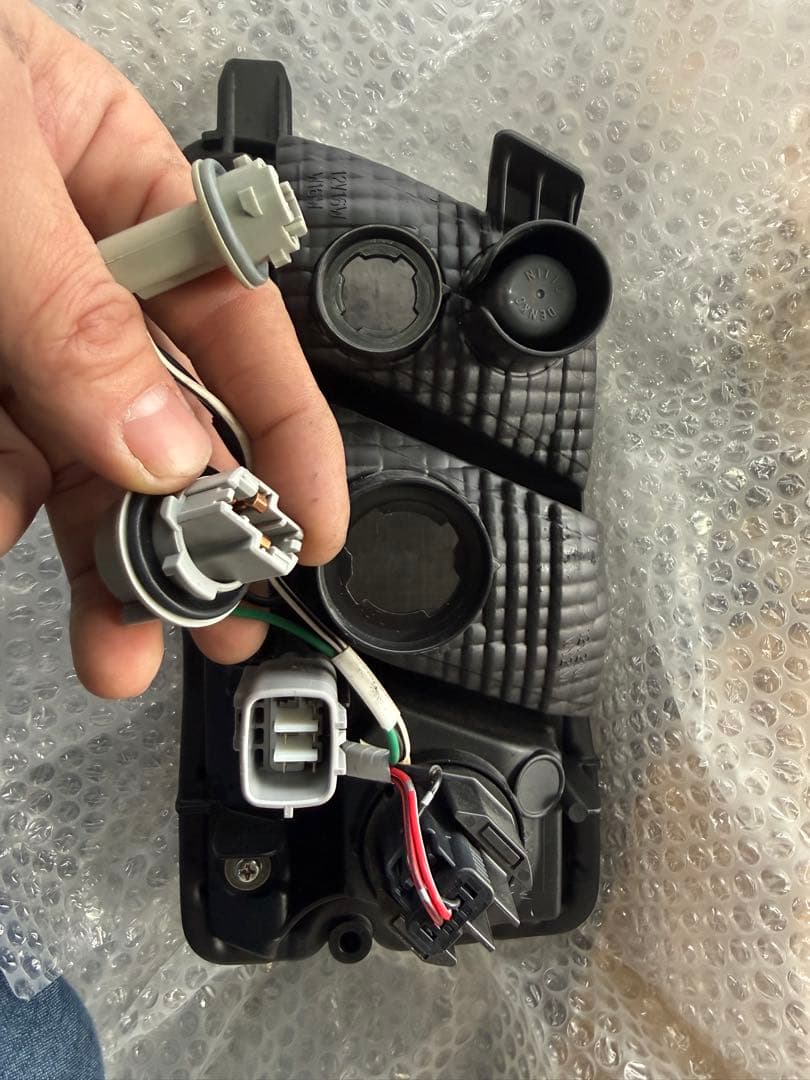 DAIHATSU ダイハツ アトレー 純正左テールランプ・スポイラー