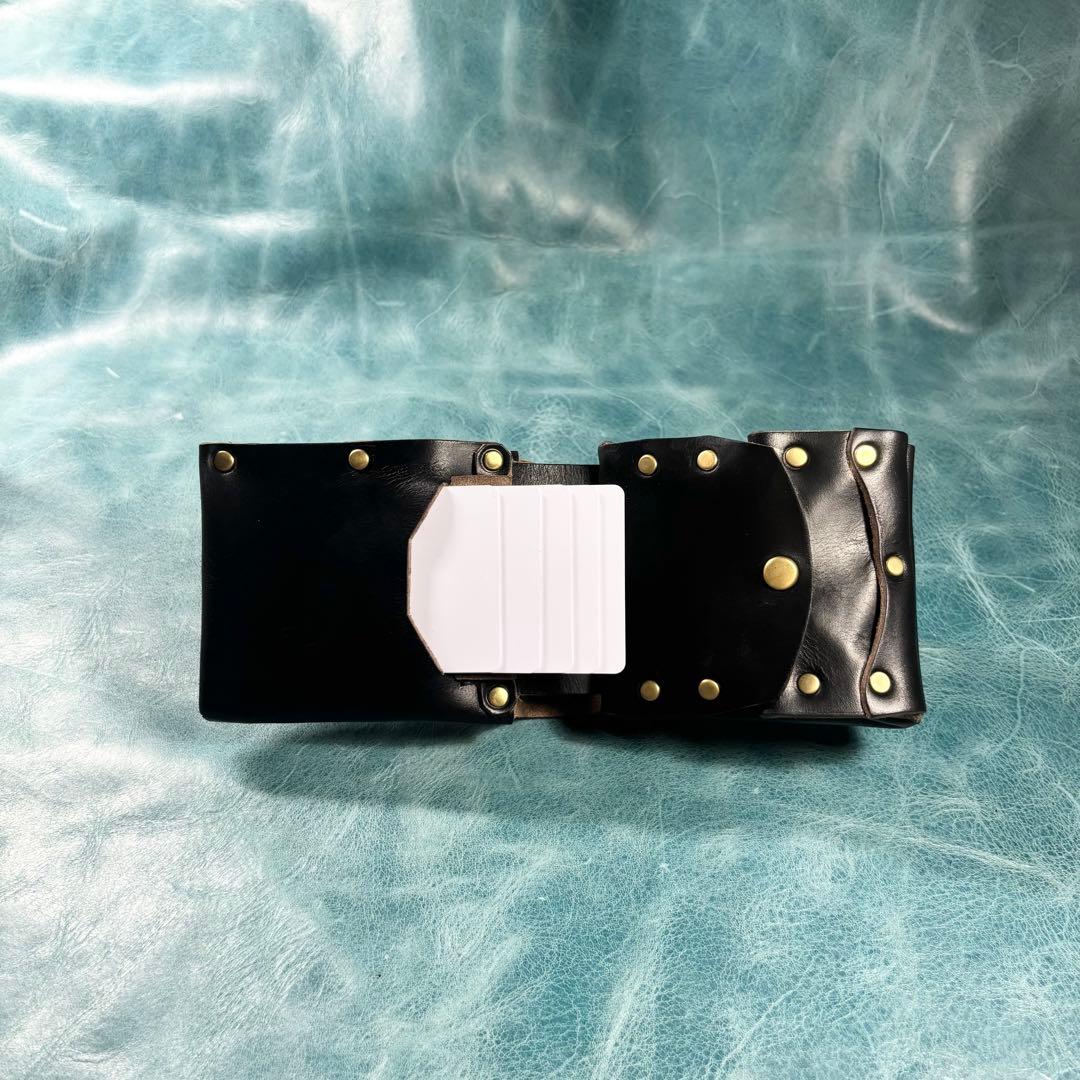 ハンドメイド　二つ折り　革財布　クロムエクセル黒色　真鍮　classical①