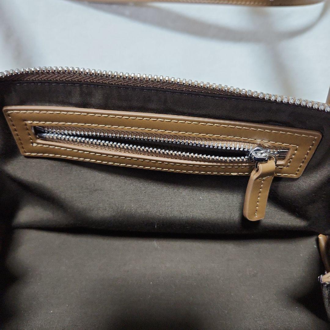 Sです(*^^*)アドカラム　ボディバッグ　ショルダーバッグ　ブラウン系