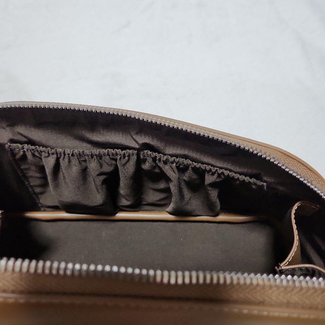 Sです(*^^*)アドカラム　ボディバッグ　ショルダーバッグ　ブラウン系