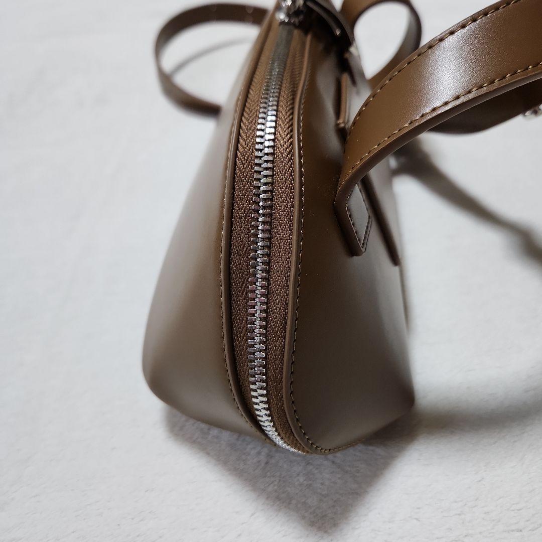 Sです(*^^*)アドカラム　ボディバッグ　ショルダーバッグ　ブラウン系