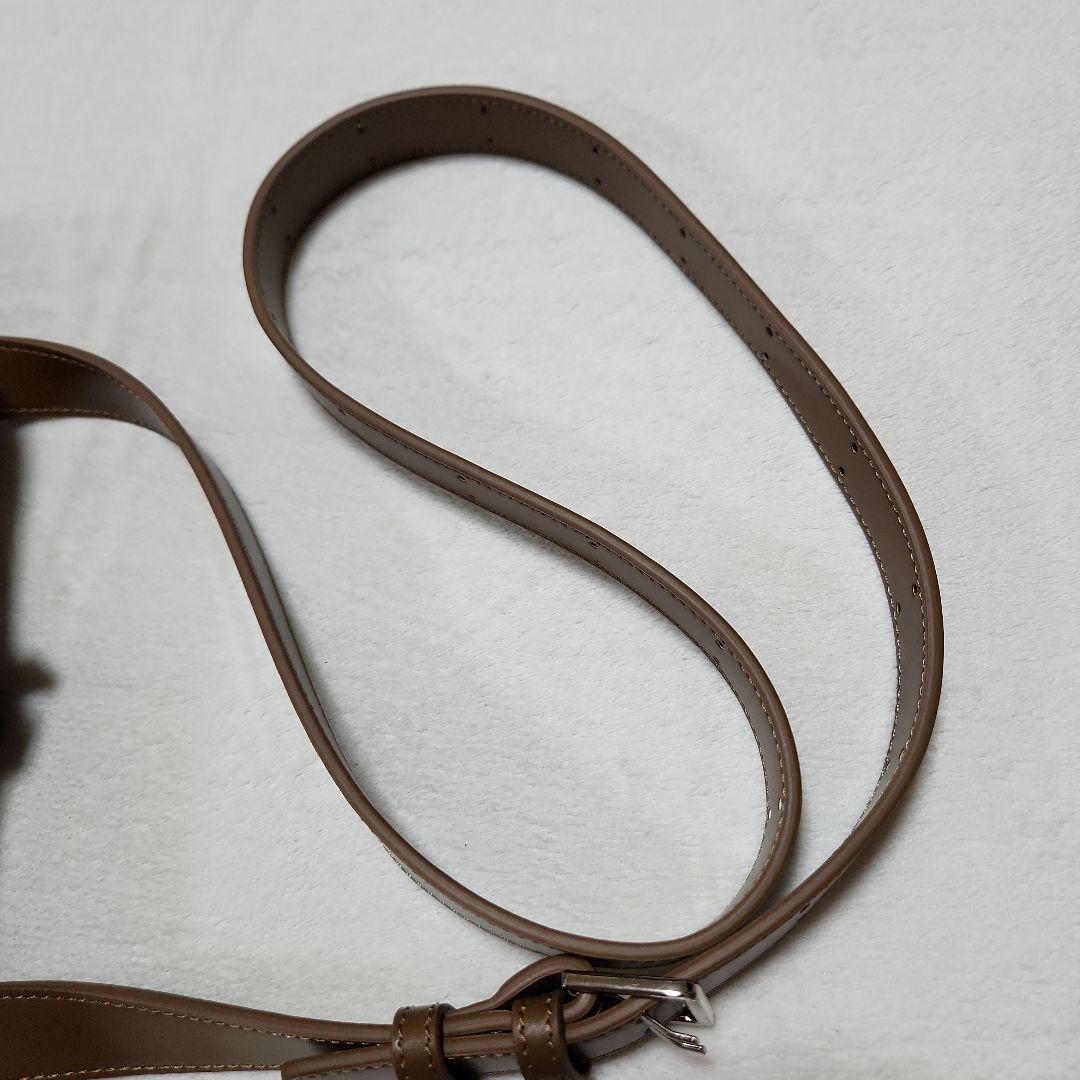 Sです(*^^*)アドカラム　ボディバッグ　ショルダーバッグ　ブラウン系