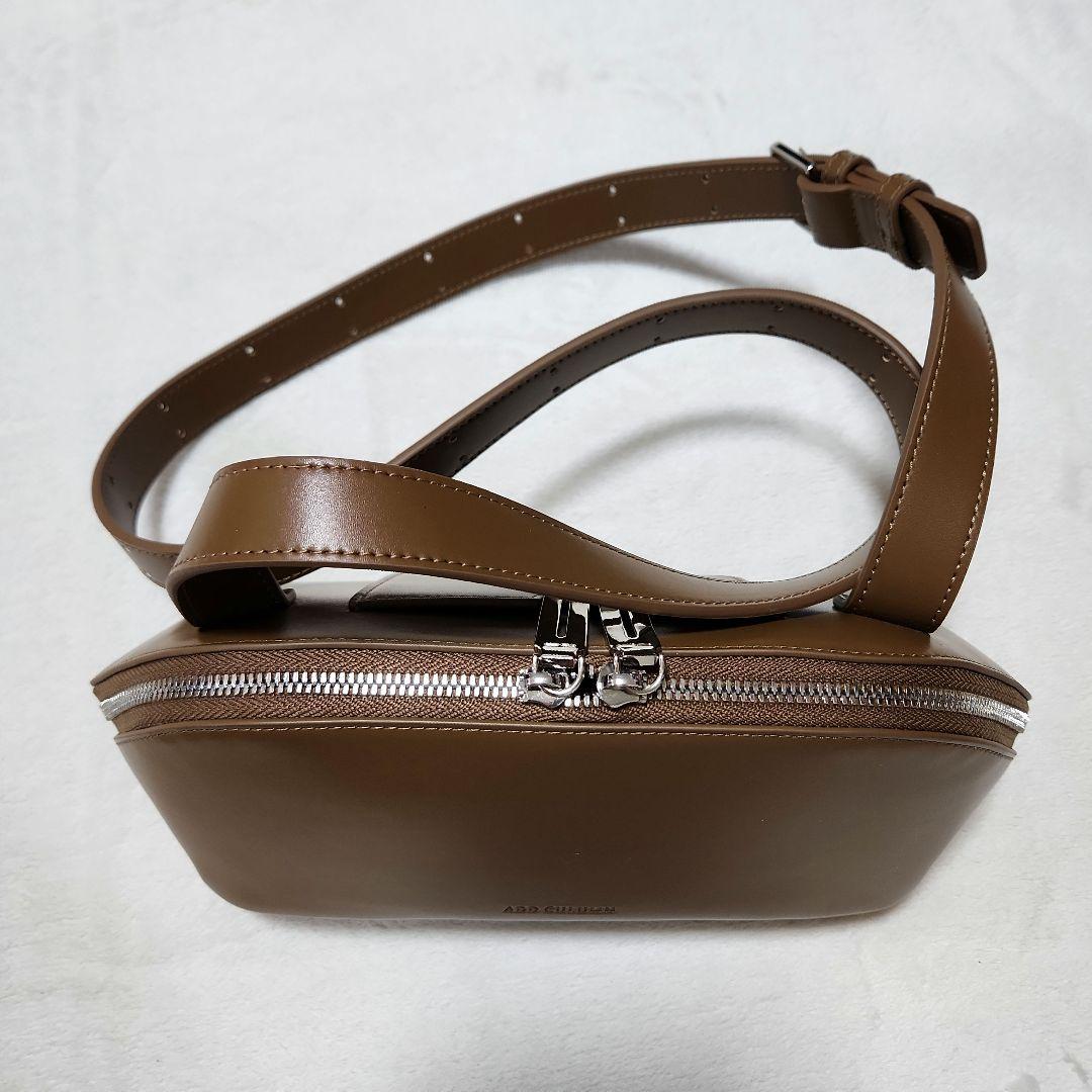 Sです(*^^*)アドカラム　ボディバッグ　ショルダーバッグ　ブラウン系