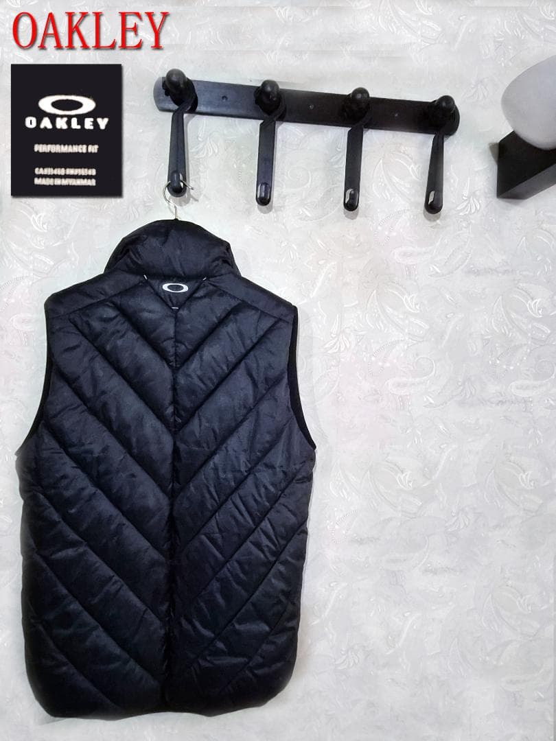 OAKLEY ブラック ベスト M