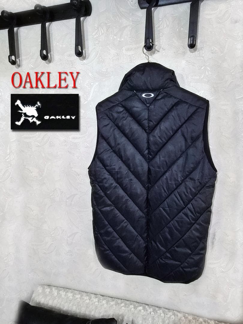 OAKLEY ブラック ベスト M