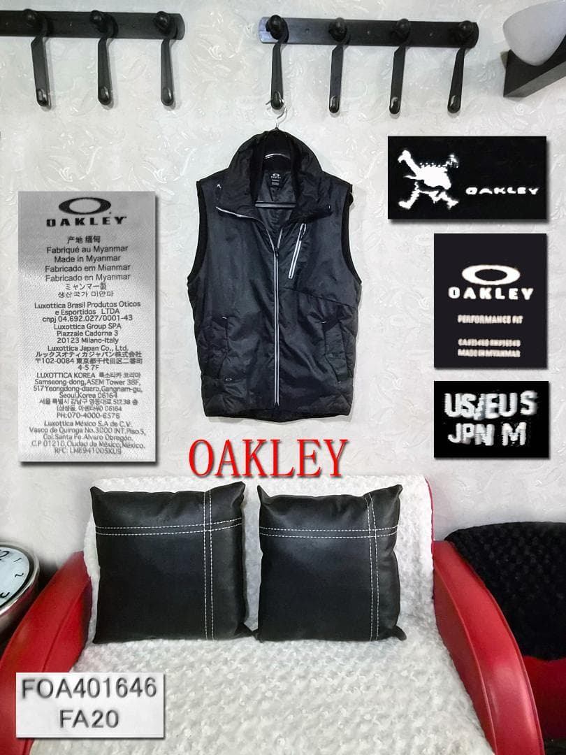 OAKLEY ブラック ベスト M
