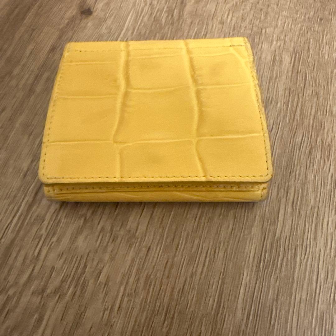 24ss 開運日限定品 イルビゾンテ　折財布　型押し　レザー　イエロー