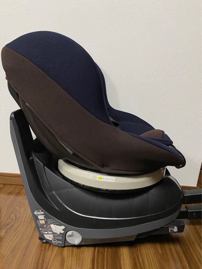 Combi コンビ 回転式チャイルドシート クルムーヴ クルムーブ　ISOFIX