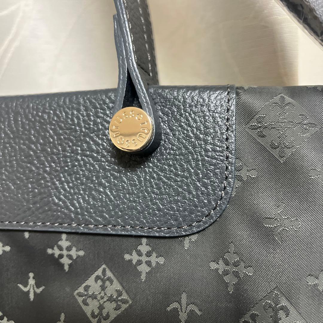 新品ラシットA4入るポケット多数整理整頓できる三層構造メタルロゴ2wayバッグ