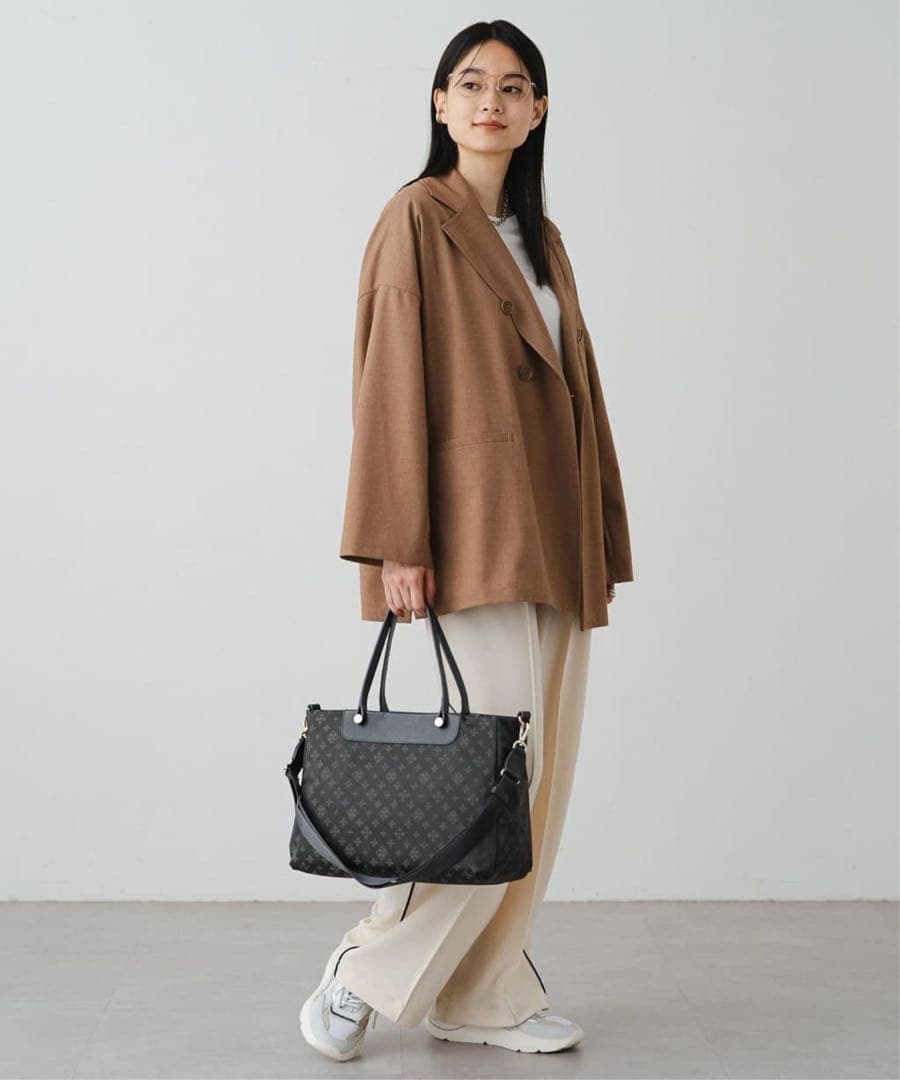 新品ラシットA4入るポケット多数整理整頓できる三層構造メタルロゴ2wayバッグ