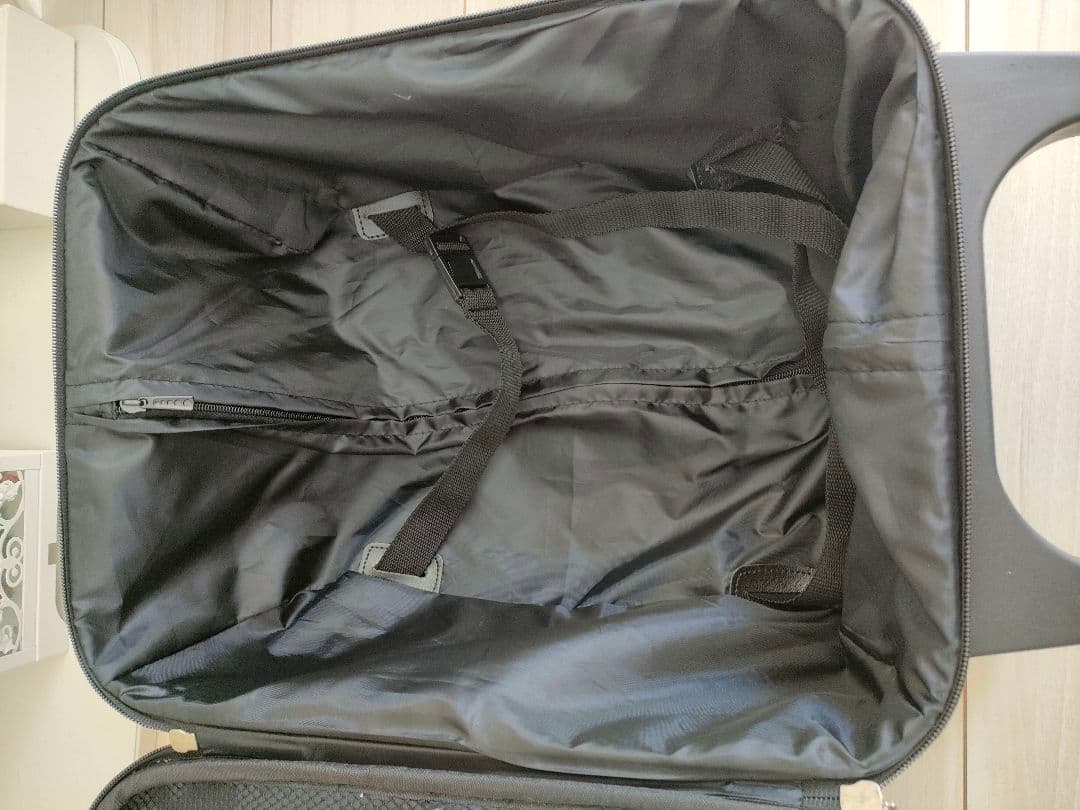 【新品未使用】キャリーケース 　スーツケース　旅行バッグ　クレイサス