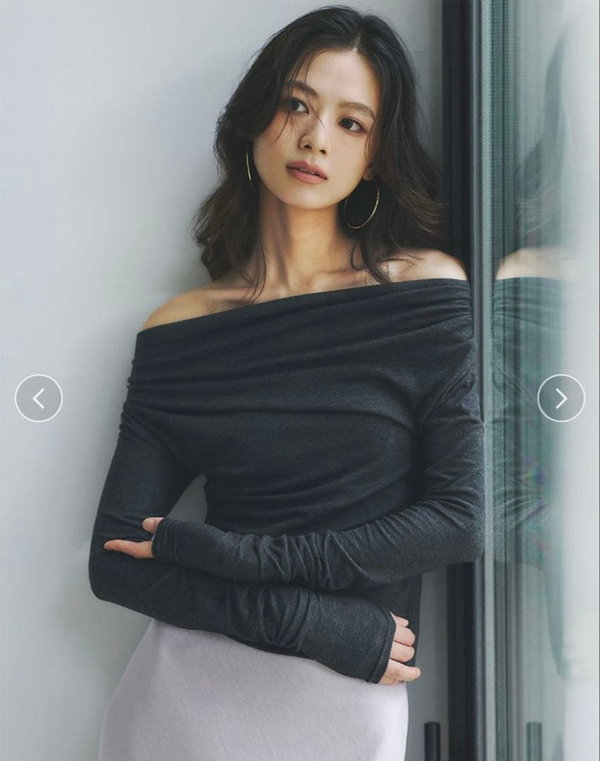 アニュアンス　ギャザードレープカットトップス