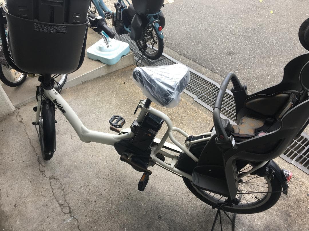 地域限定送料無料　ビッケポーラー　三人乗り　13,2AH　白　神戸市　電動自転車