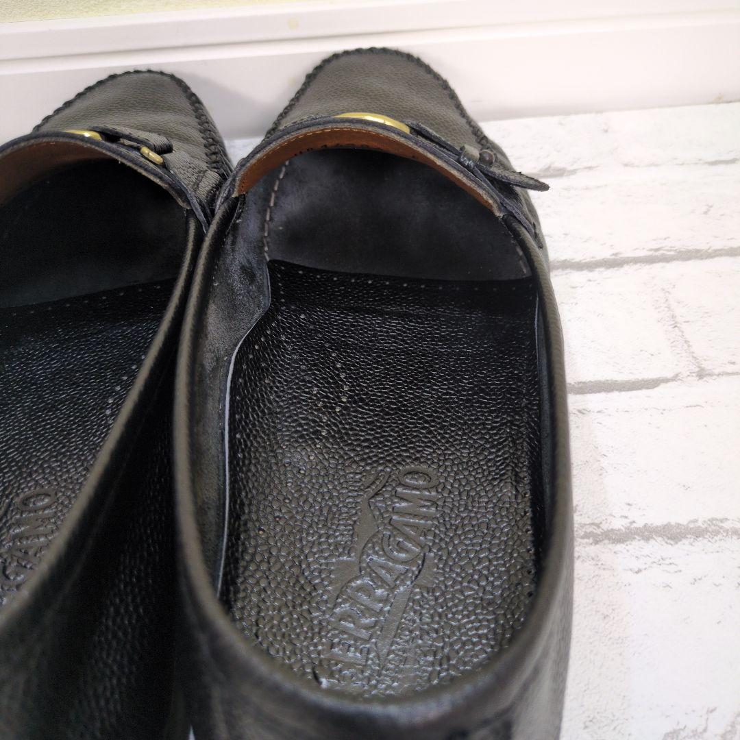 美品　Ferragamo　フェラガモ　シボ革　ローファー　ヴァラ　ゴールド