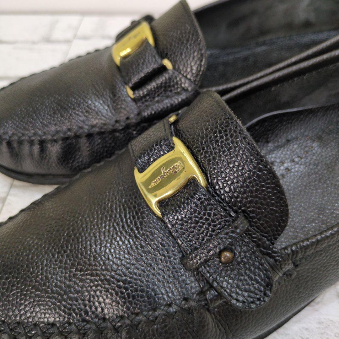 美品　Ferragamo　フェラガモ　シボ革　ローファー　ヴァラ　ゴールド