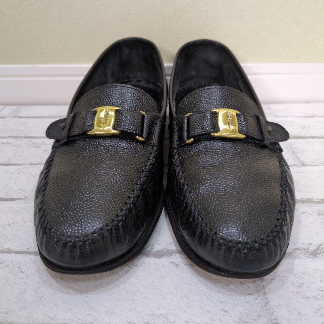 美品　Ferragamo　フェラガモ　シボ革　ローファー　ヴァラ　ゴールド
